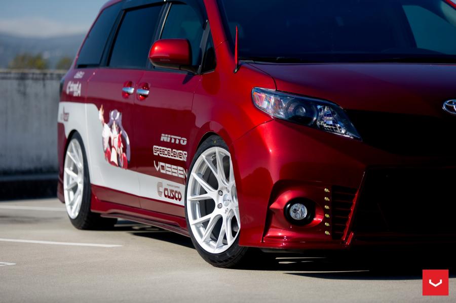  Toyota Sienna by Vossen on Vossen Wheels (VFS6) 2017 года  (фото 27 из 31)